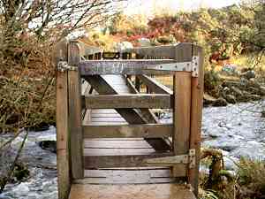 Gate to bridge over the Taw